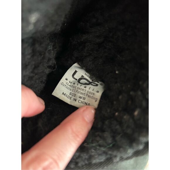 UGG Australia Classic Short Boots in Black, Winter Shearling, Size 8 - Picture 7 of 9